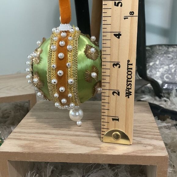 Vintage Set Of Three Christmas Ornaments - Picture 13 of 16